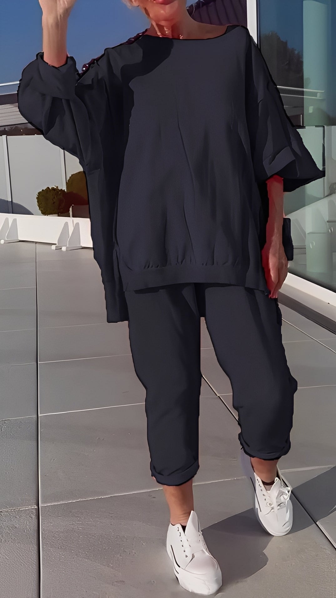 Eleanore - Comfortable women's set with loose top and pants