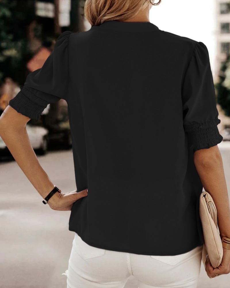 Sophia – Bluse mit V-hals und Kurzen Ärmeln