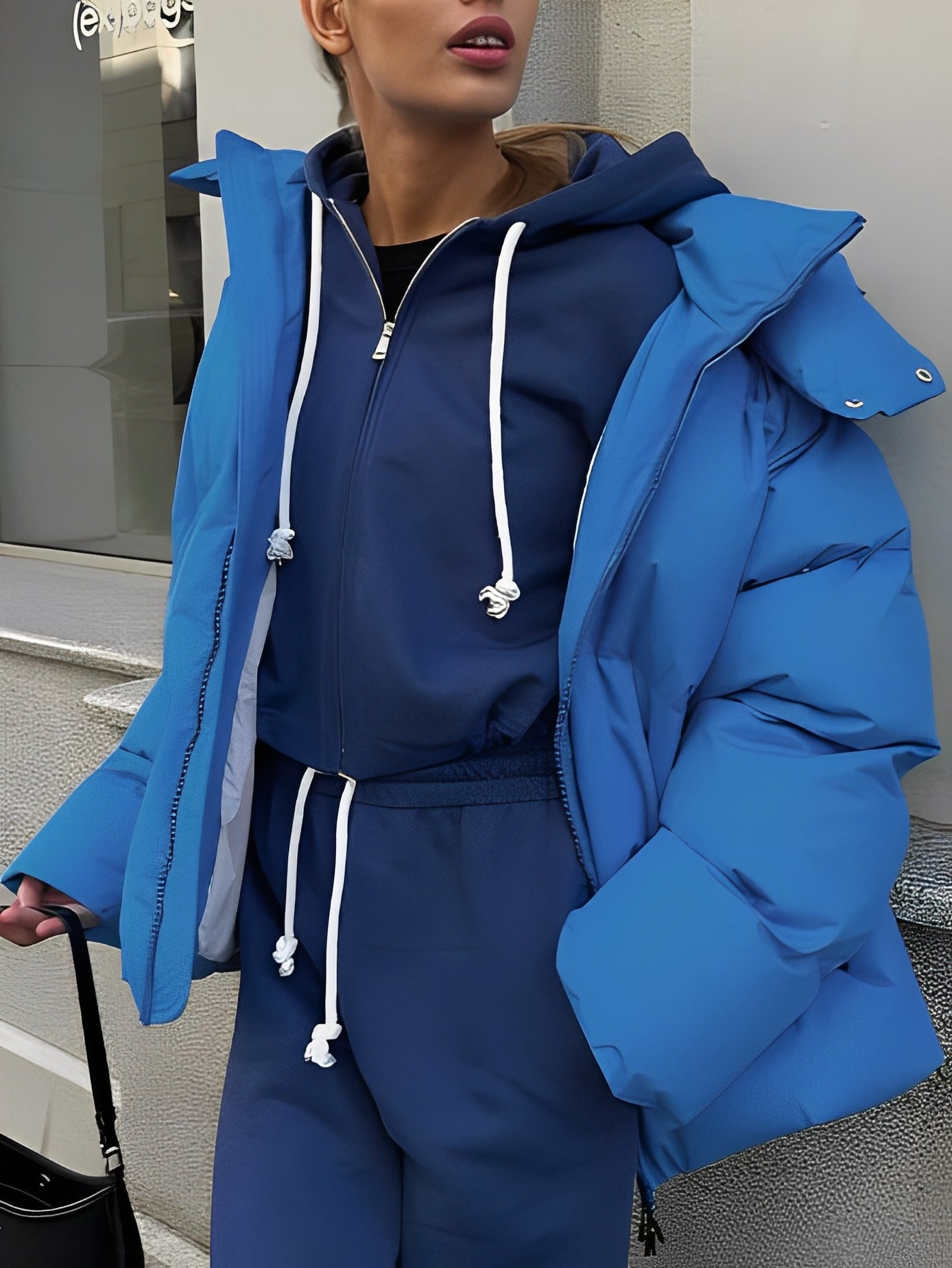 Nikole - Kurze, gefütterte Damenjacke mit Kapuze