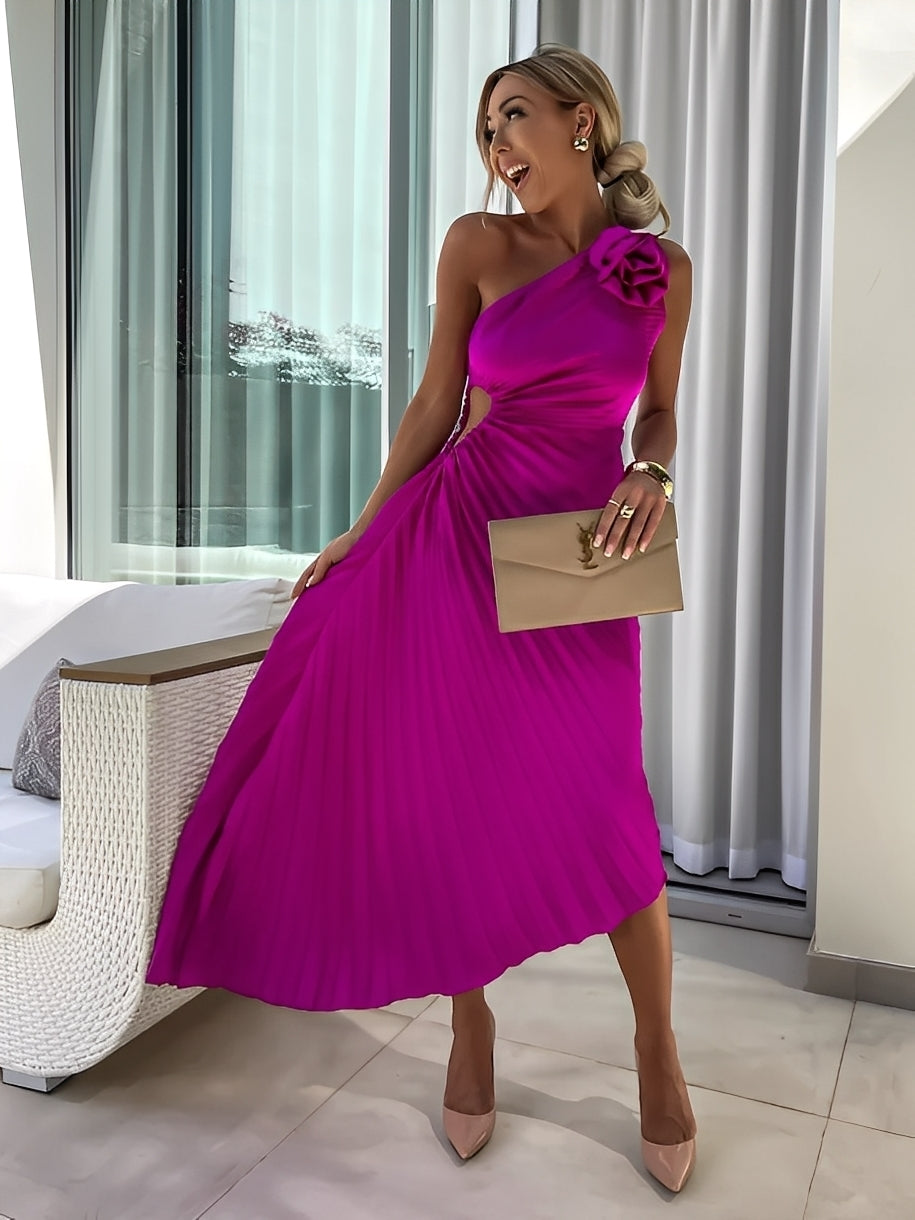 Rachael - Schickes Damenkleid mit Falten und Blumen an der Schulter
