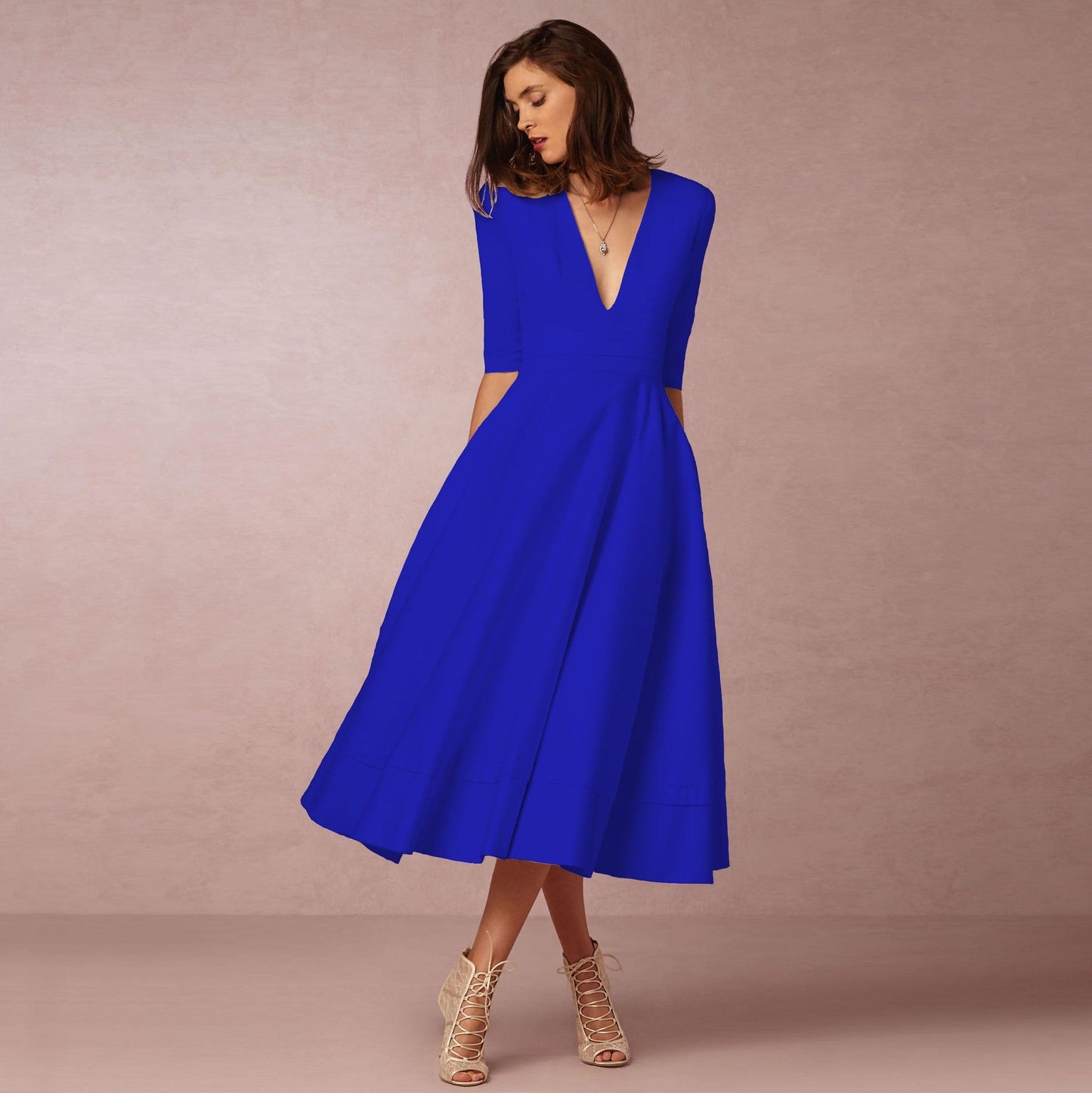 Sharise - Lockeres Damenkleid mit V-Ausschnitt