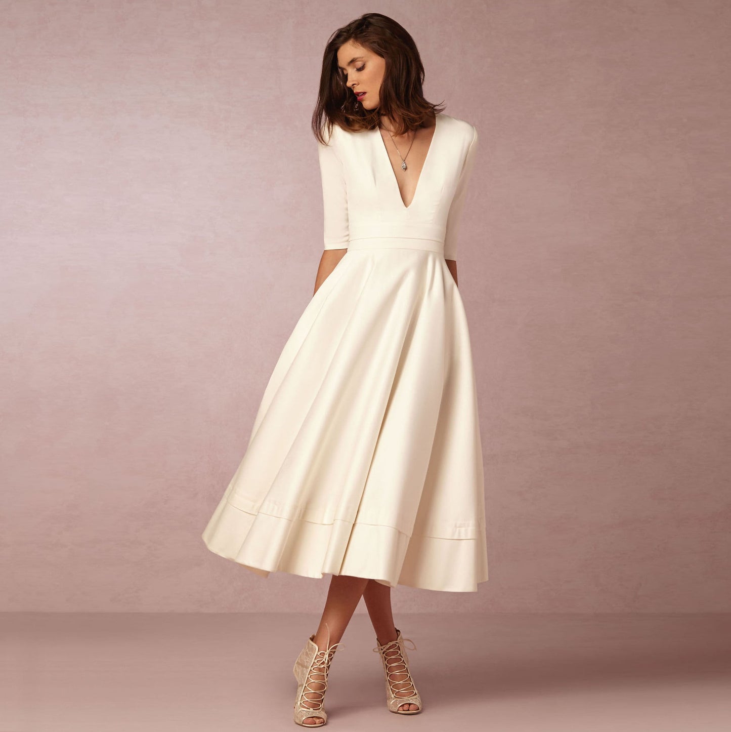 Sharise - Lockeres Damenkleid mit V-Ausschnitt