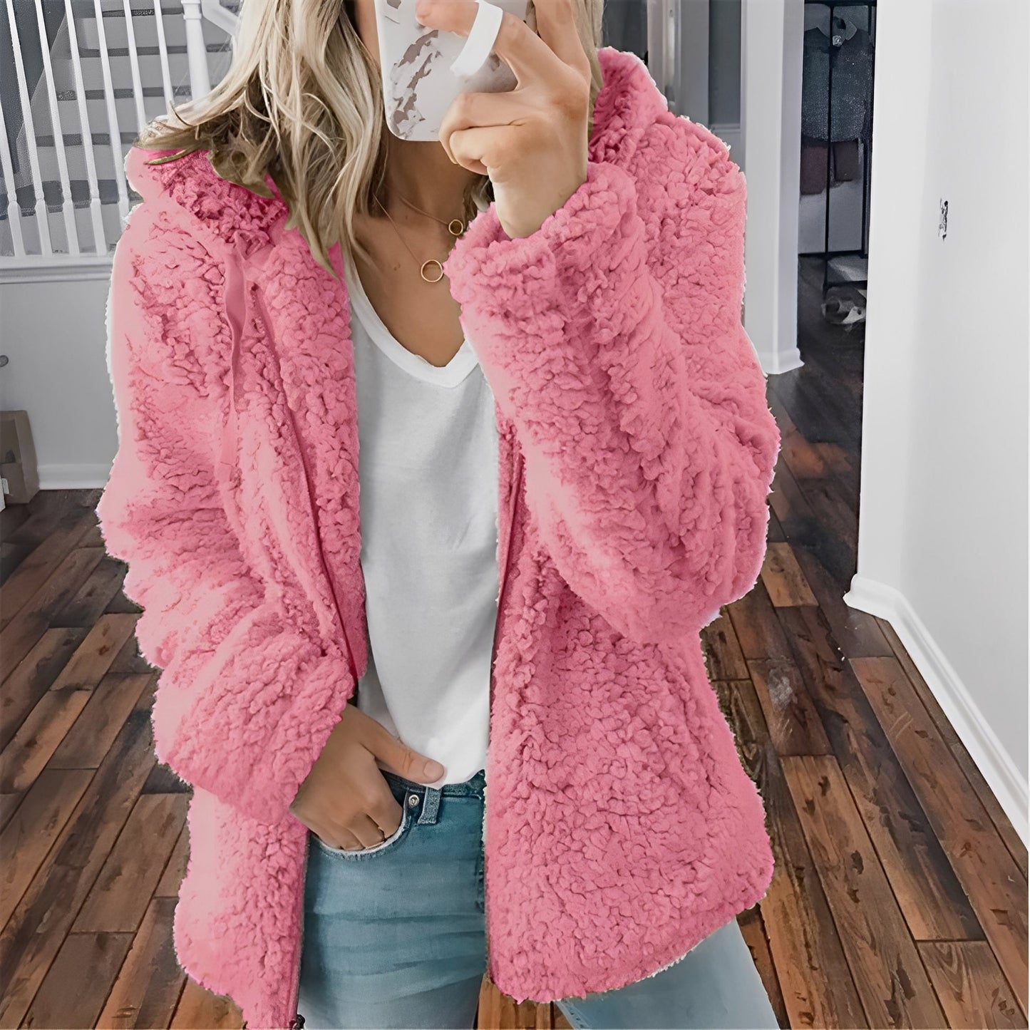 Blaire - Kuschelige Damenkapuzenjacke aus Teddyfell