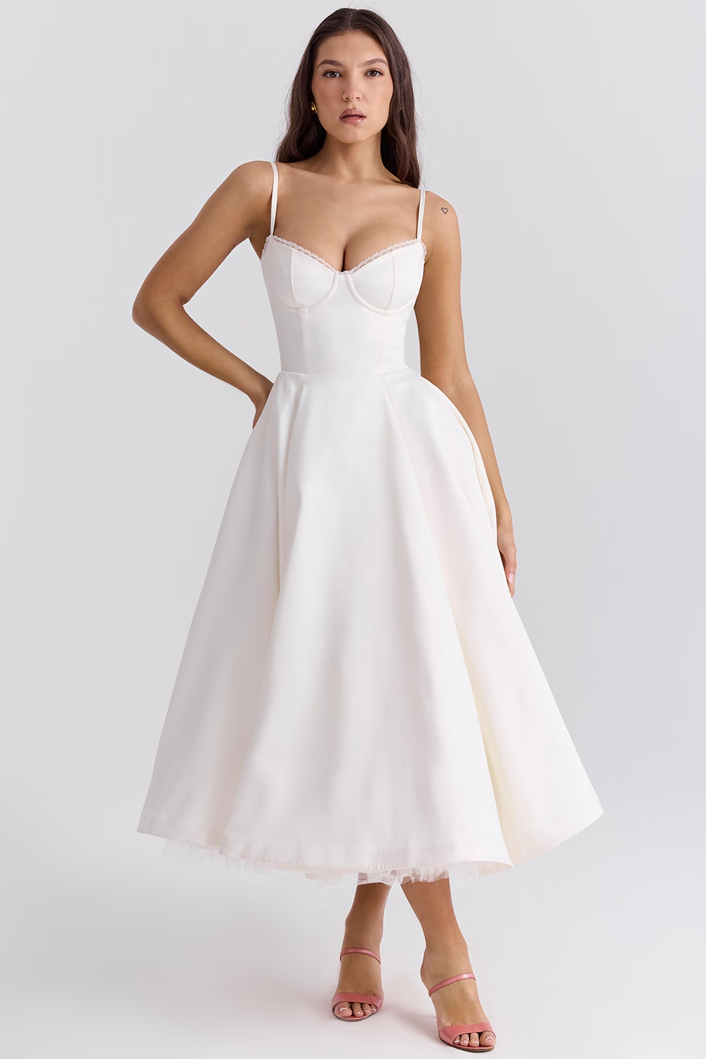 Leona - Schickes Satin-Kleid für Events