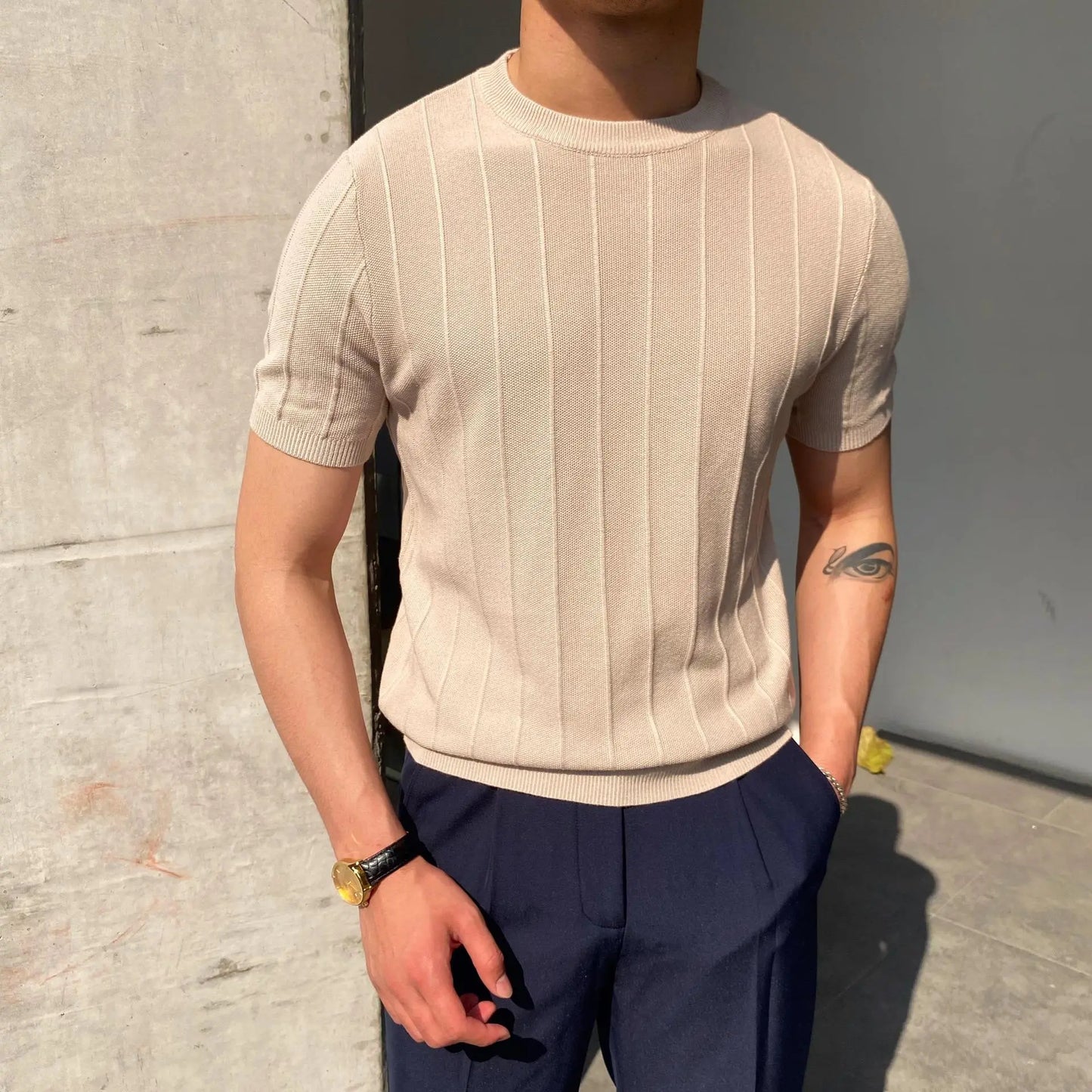 Sokka - Lockeres geripptes T-Shirt für Männer