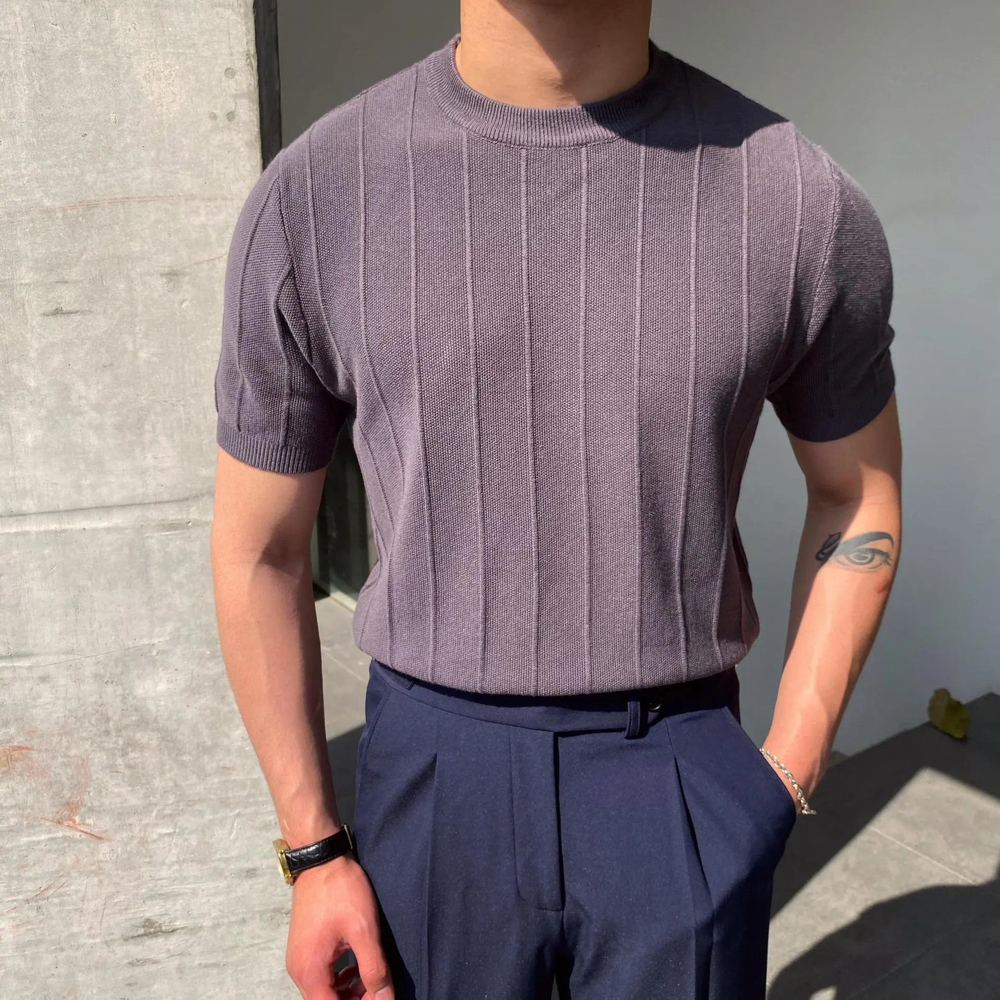 Sokka - Lockeres geripptes T-Shirt für Männer