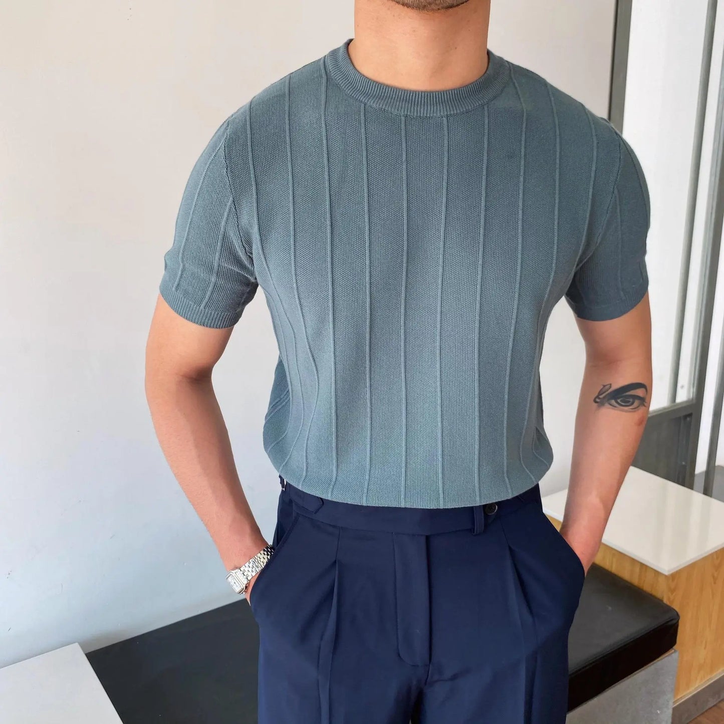 Sokka - Lockeres geripptes T-Shirt für Männer
