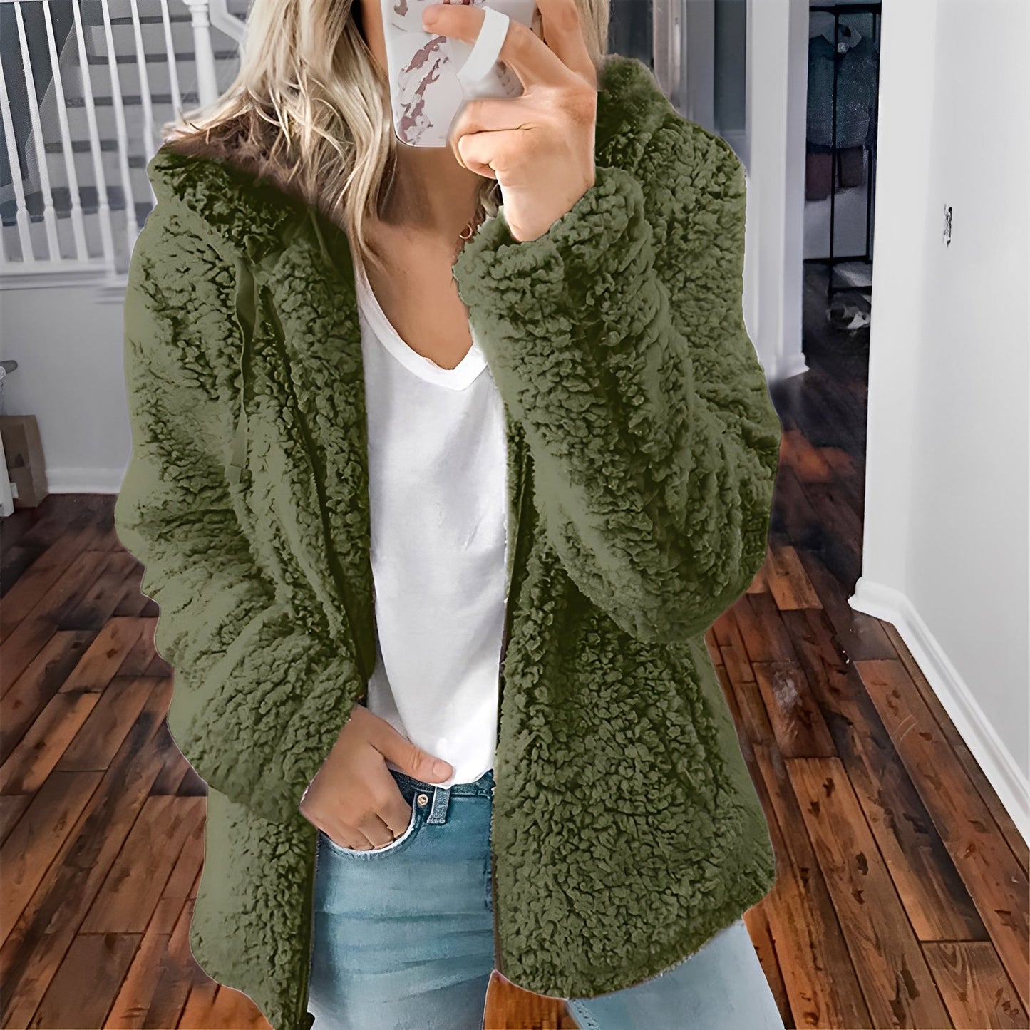 Blaire - Kuschelige Damenkapuzenjacke aus Teddyfell