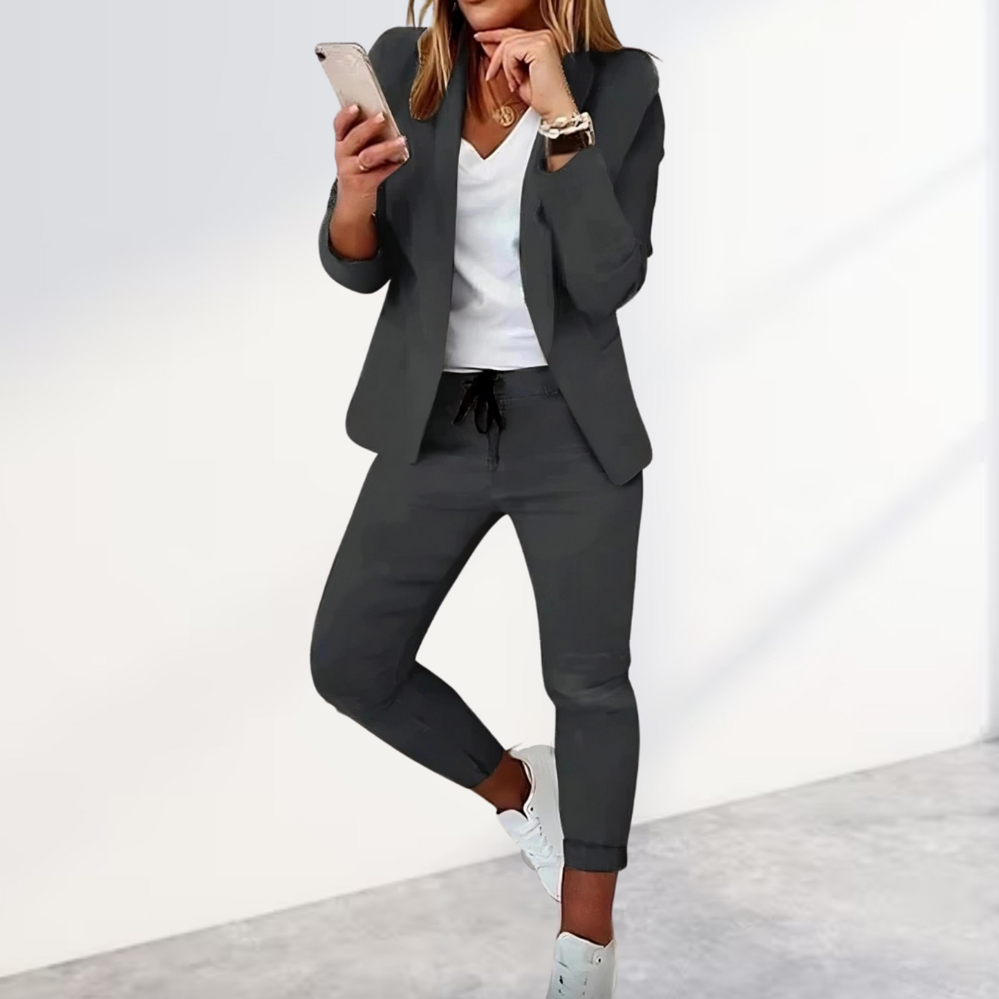Amélie – Modischer Blazer und Passende Hose