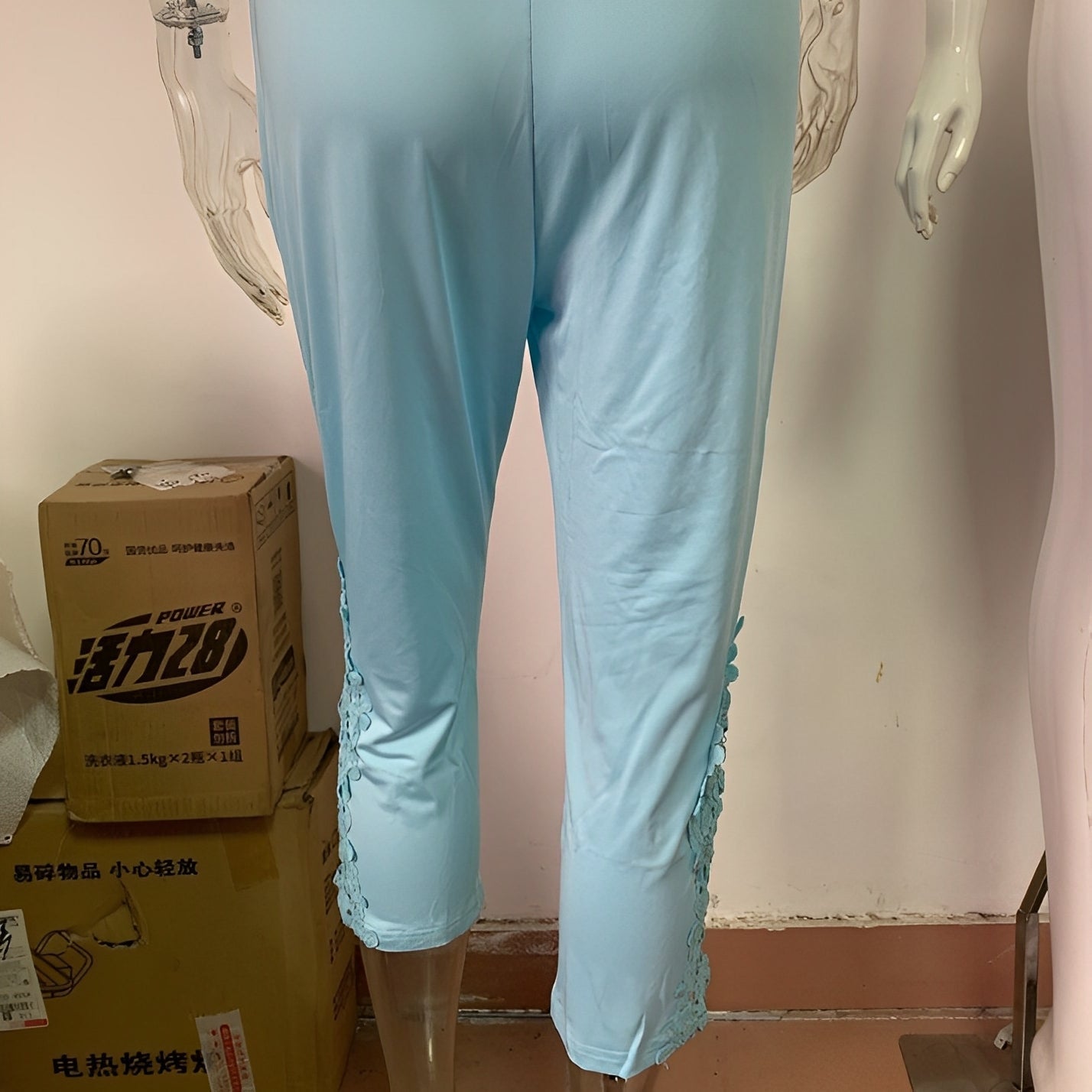 Cearra - Modische kurze Spitzenhose für Damen