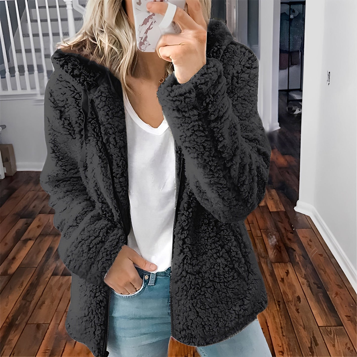 Blaire - Kuschelige Damenkapuzenjacke aus Teddyfell