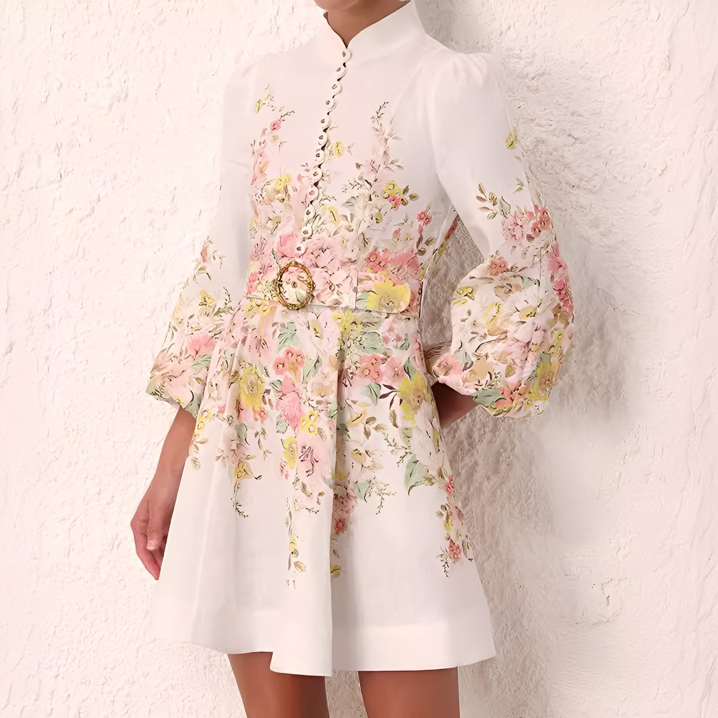 Debra - Modisches kurzes Damenkleid mit Knöpfen