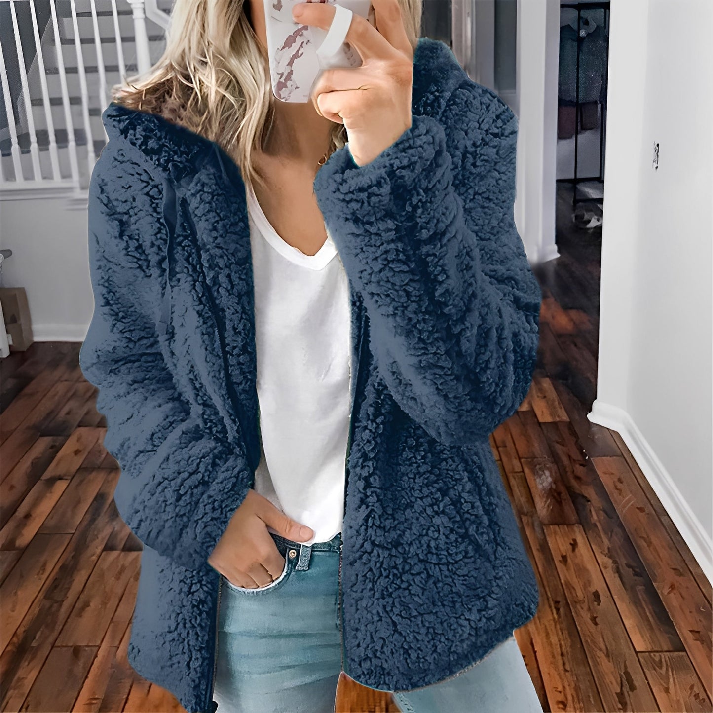 Blaire - Kuschelige Damenkapuzenjacke aus Teddyfell