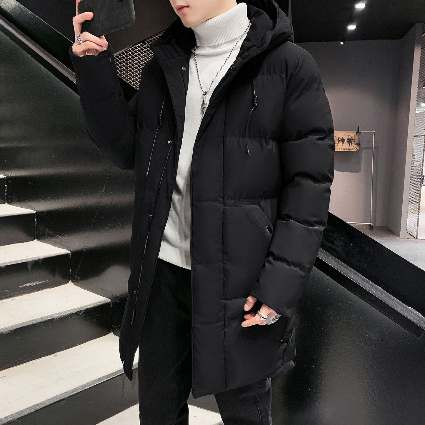 Riordan - Moderne Herrenjacke mit Kapuze aus Daunen