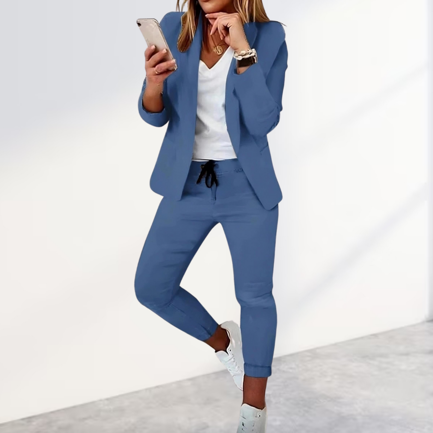 Amélie – Modischer Blazer und Passende Hose