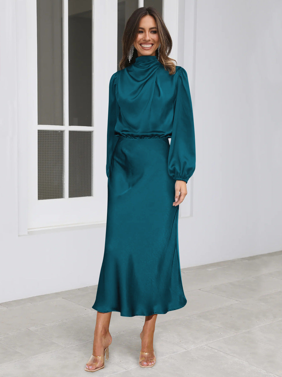 Danica - Schickes Damenkleid mit Neckholder und langen Ärmeln