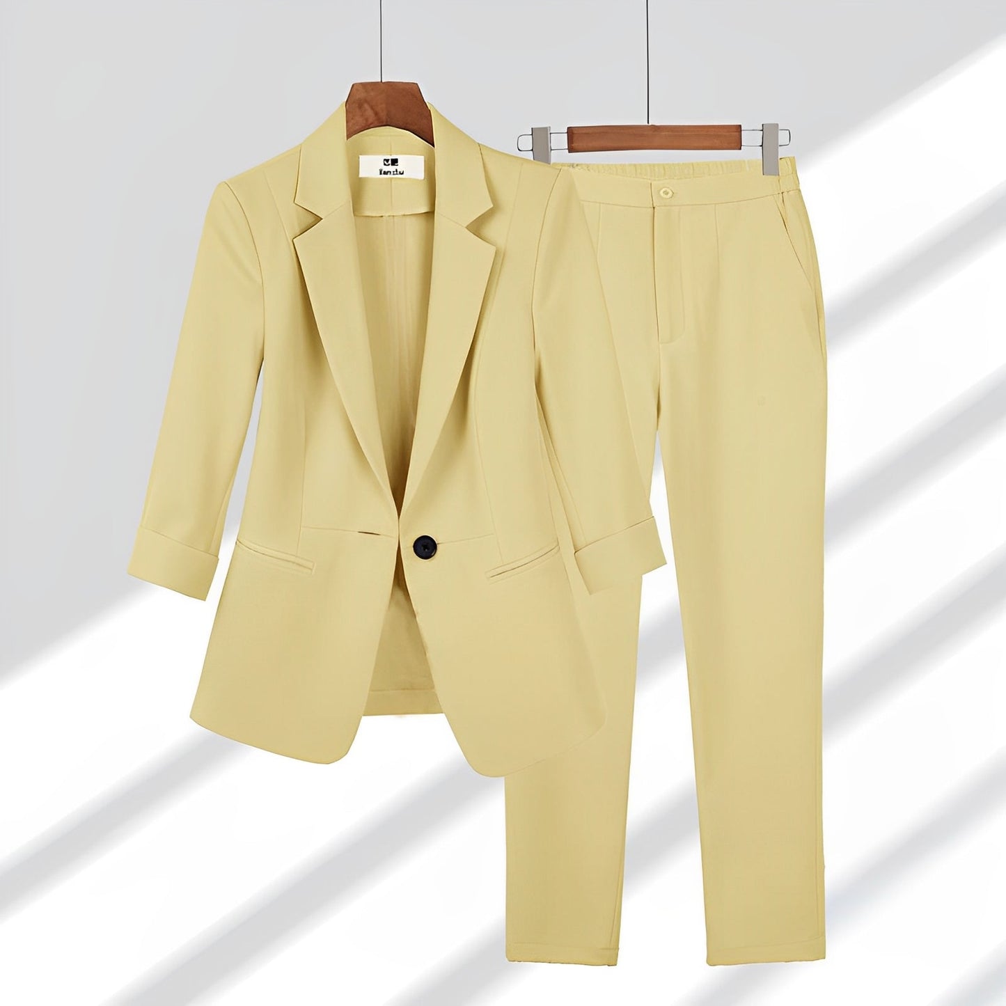 Cassarah - Damenanzug aus Blazer und Hose