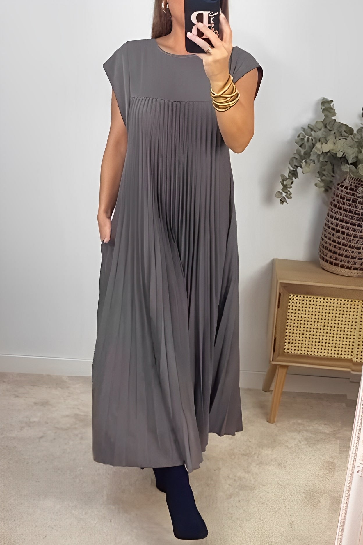 Zena - Langes, leicht gefälteltes Kleid für Damen