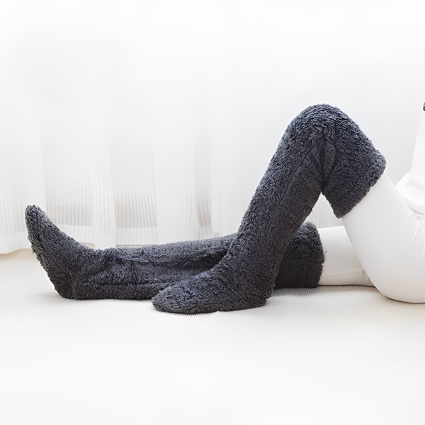 Camellia - Warme, überkniehohe Wintersocken für Damen