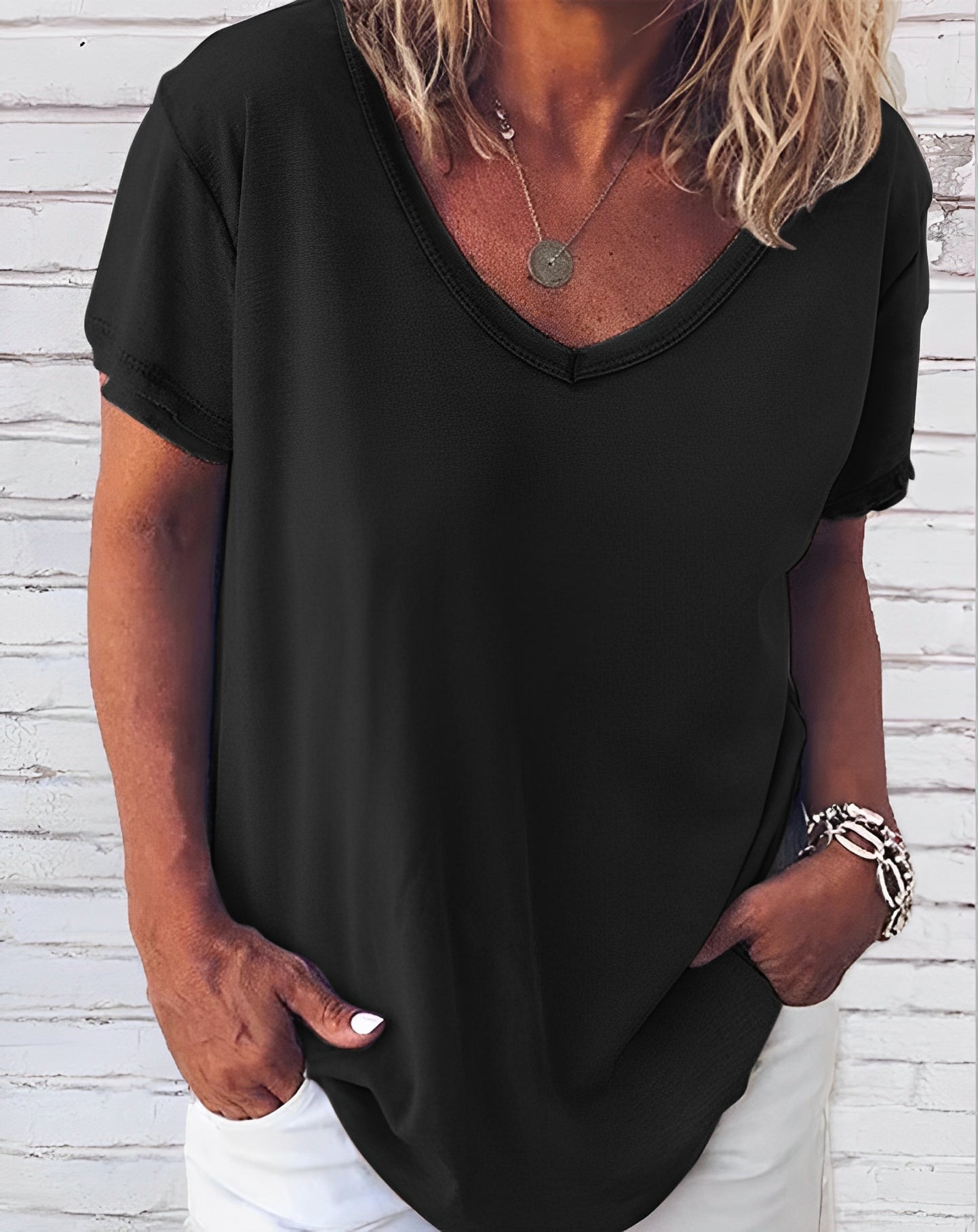 Dayna - Damen-T-Shirt mit V-Ausschnitt und kurzen Ärmeln