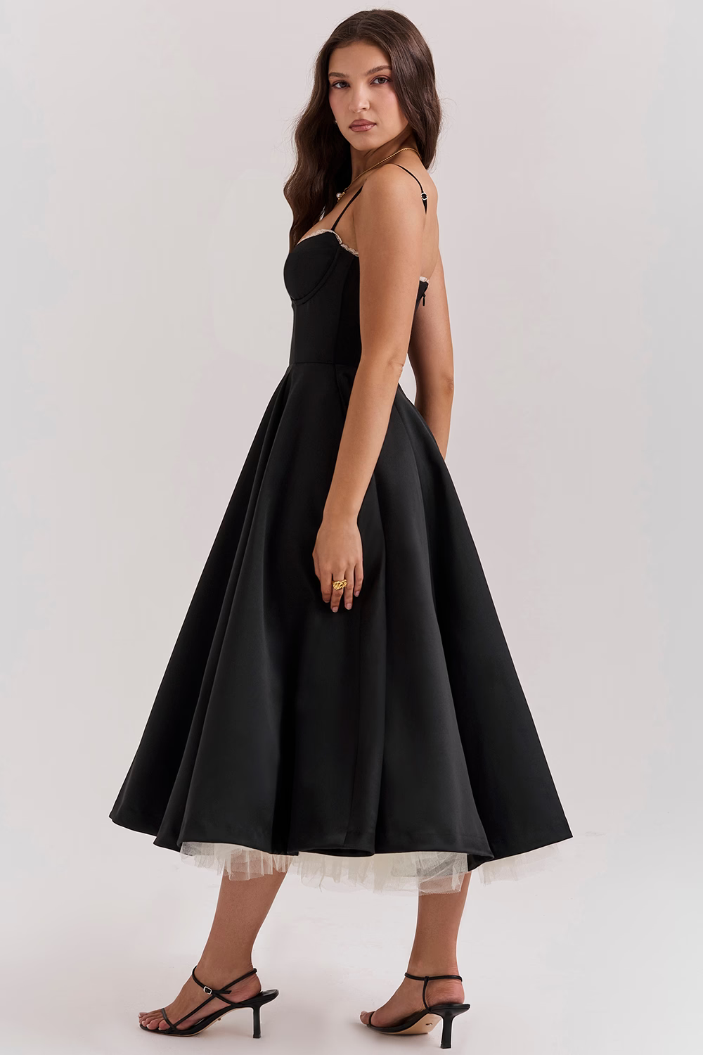 Leona - Schickes Satin-Kleid für Events