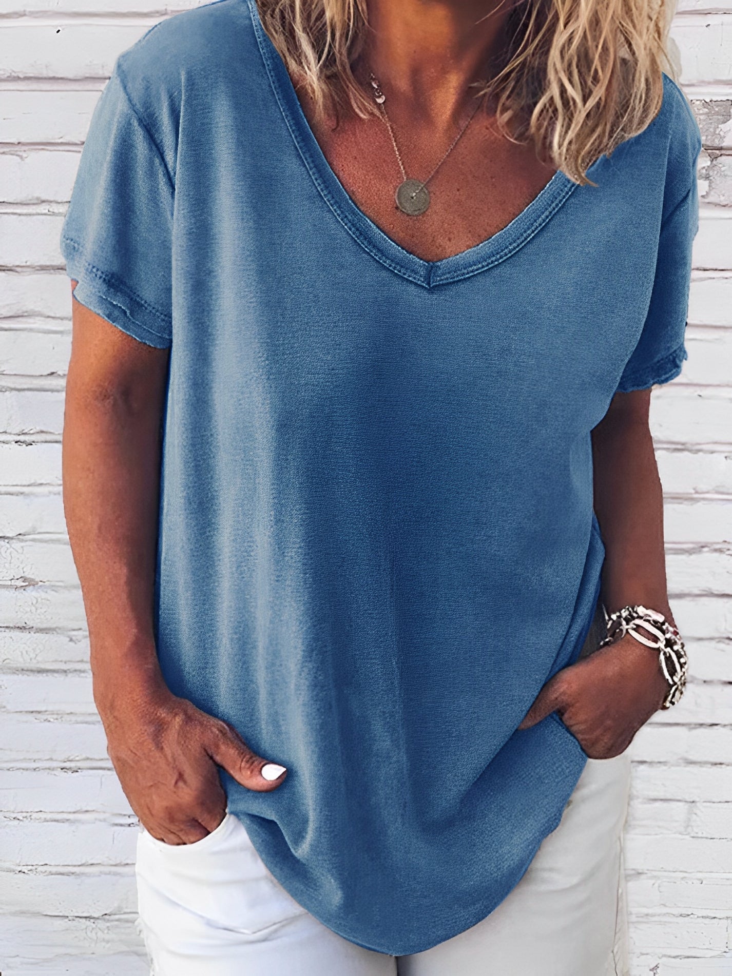 Dayna - Damen-T-Shirt mit V-Ausschnitt und kurzen Ärmeln