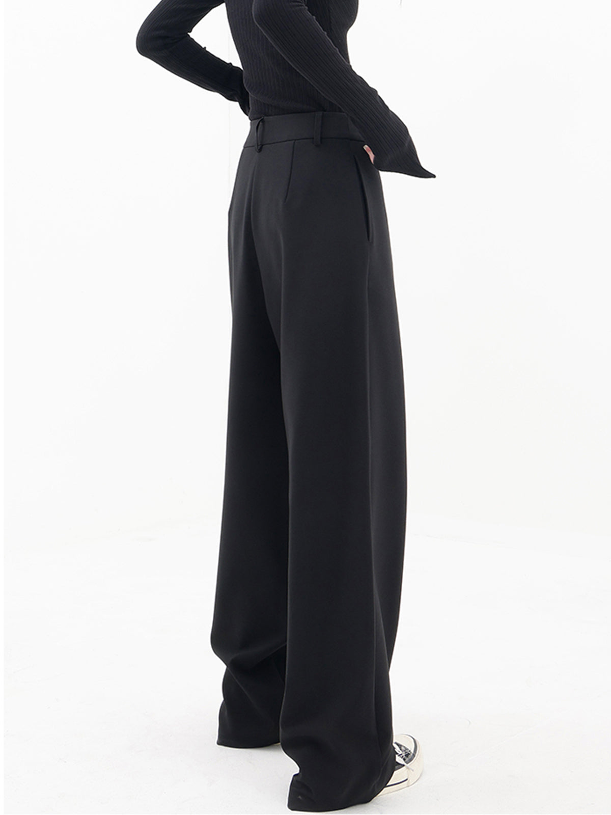 Thalia – Einseitig geschnittene Baggy-Hose