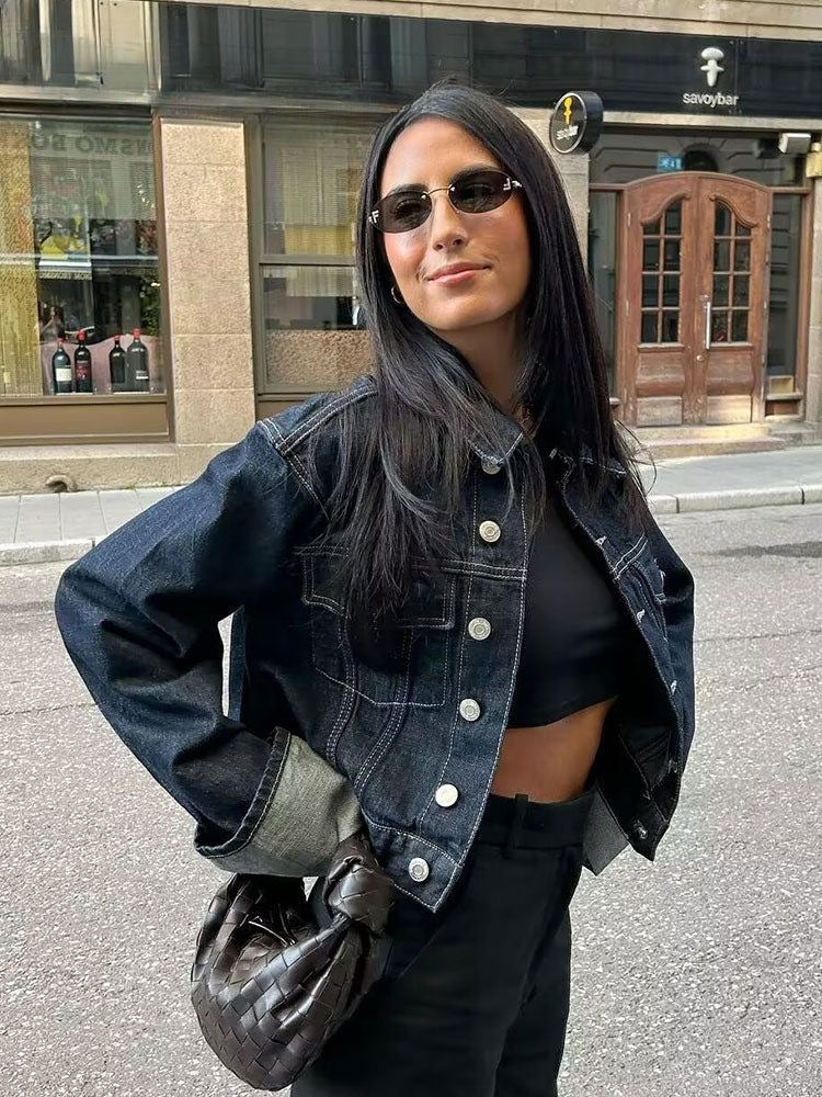 Clara – Denim-Set mit Truckerjacke & Hoch Taillierte Jeans