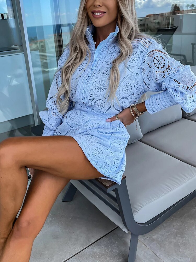 Aurora – Spitzen-Set mit Eleganter Bluse und Shorts
