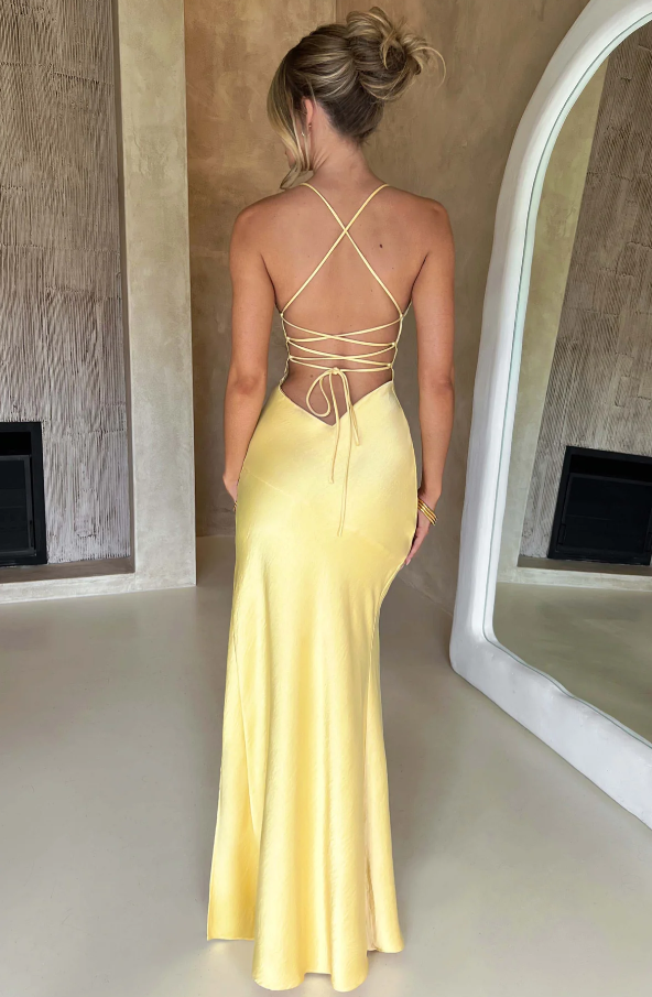 Seraphina - Langes Kleid mit Schlitz am Oberschenkel