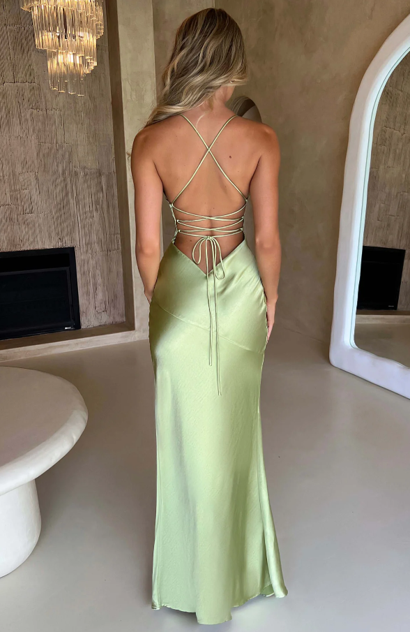 Seraphina - Langes Kleid mit Schlitz am Oberschenkel