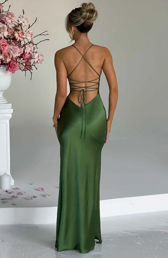 Seraphina - Langes Kleid mit Schlitz am Oberschenkel