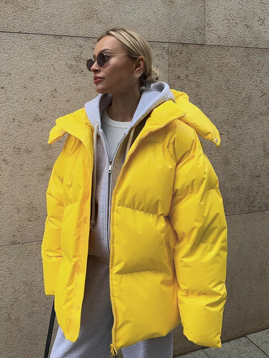 Nikole - Kurze, gefütterte Damenjacke mit Kapuze