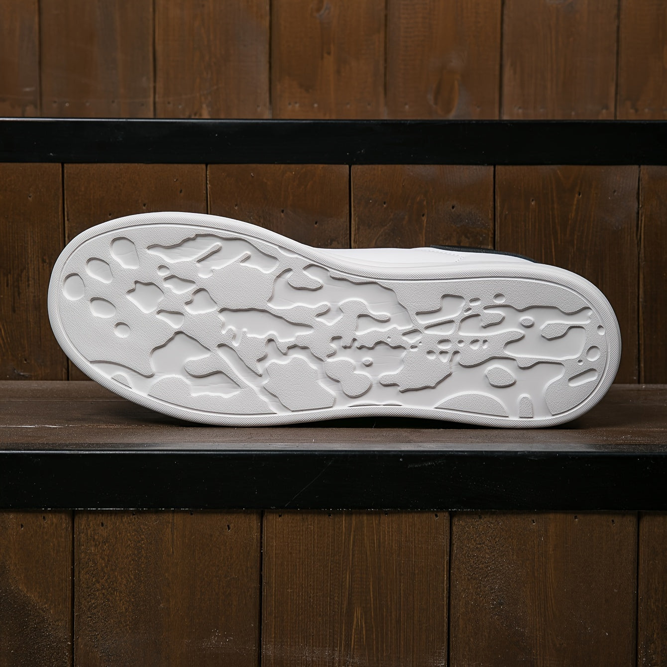 Romy - Weiße Ledersneaker mit minimalistischem Design