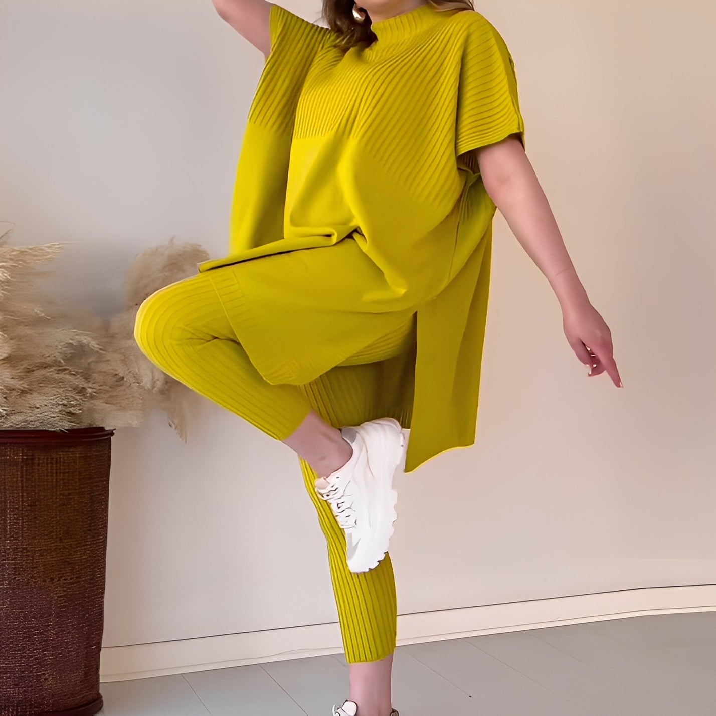 Roxanna - Comfortable, loose-fitting women's knit set in two pieces