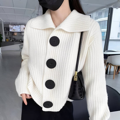 Alannah - Modische Damenstrickjacke mit großen Knöpfen