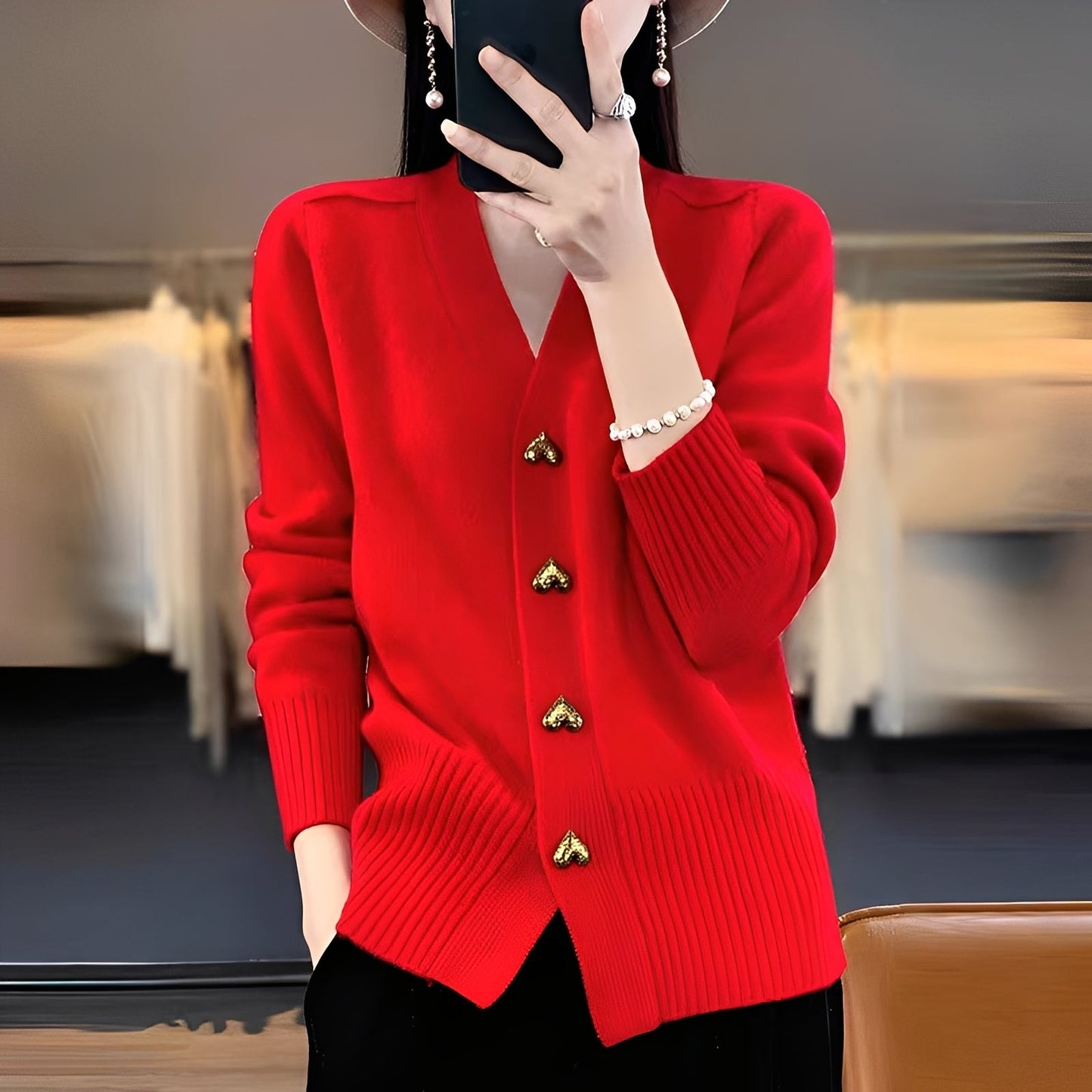 Valarie - damski kardigan z guzikami w kształcie serca