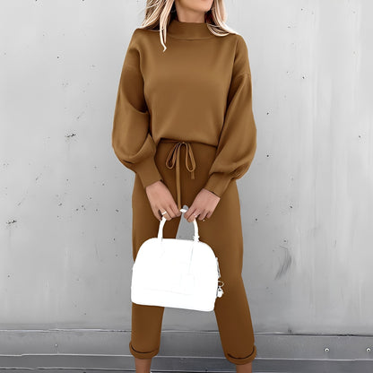 Quincey - Comfortable and soft training set for women