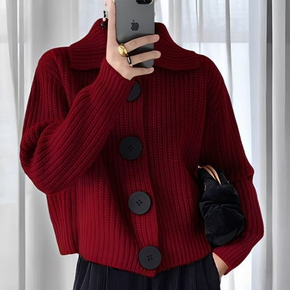 Alannah - Modische Damenstrickjacke mit großen Knöpfen