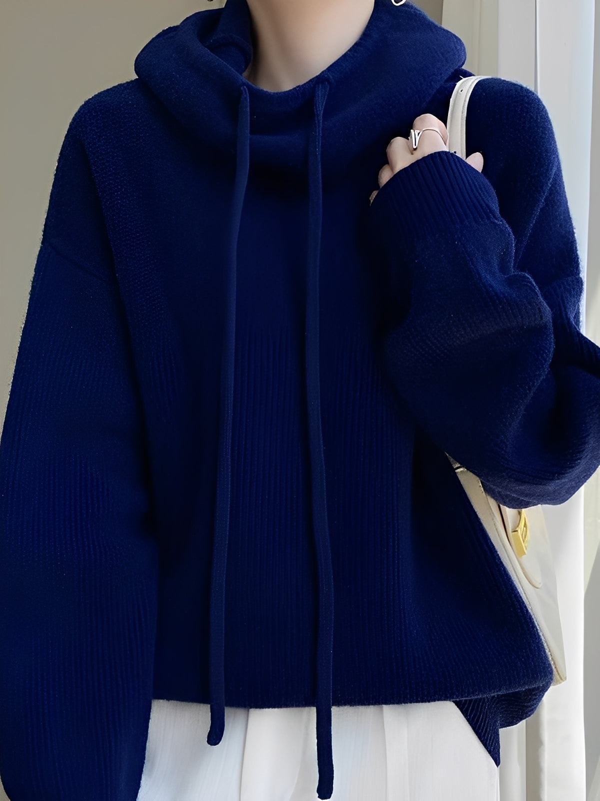 Roxane - Kuscheliger Damenpullover aus Wolle mit Kapuze