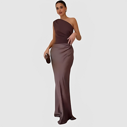 Tara – Stilvolles Kleid mit asymmetrischem Kragen und geradem Schnitt