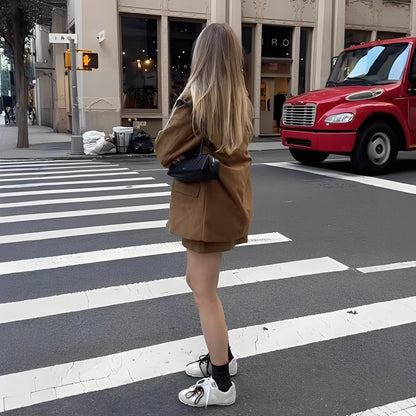 Ashlea - Elegantní sako s klopami a sukní pro dámy