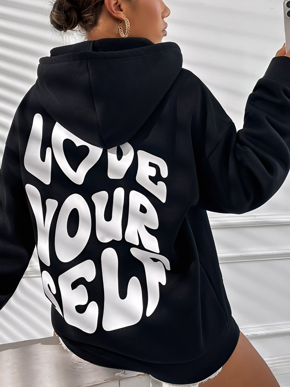 Rebeccah - Luźno skrojona damska bluza z kapturem z nadrukiem