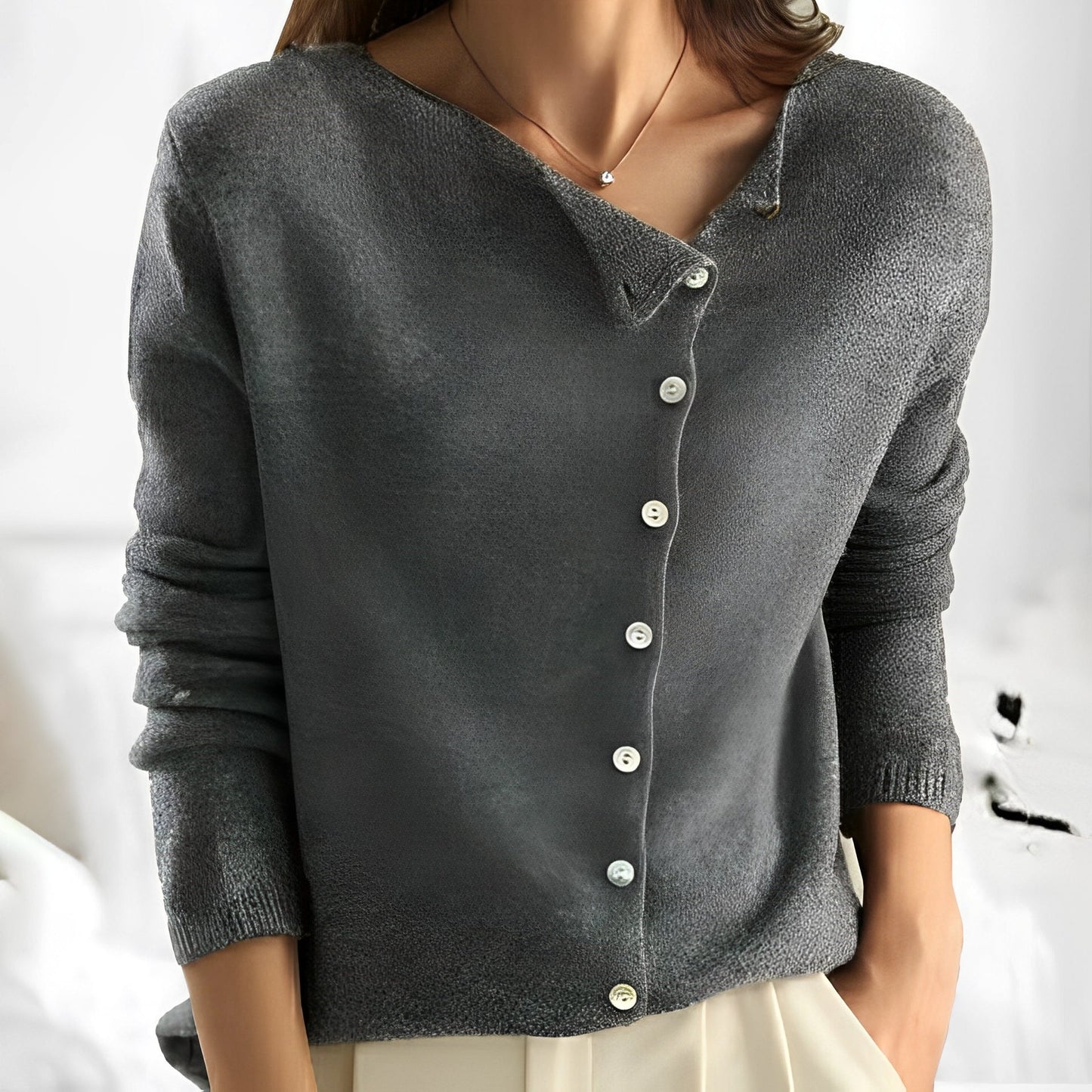 Lorena - Schicker Damenpullover mit feinem Strick