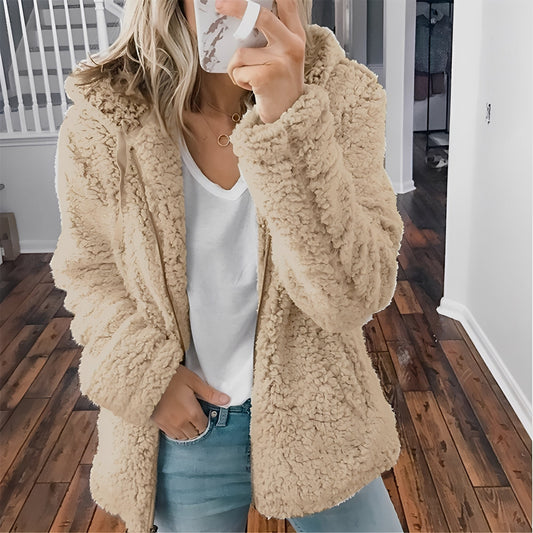 Blaire - Kuschelige Damenkapuzenjacke aus Teddyfell