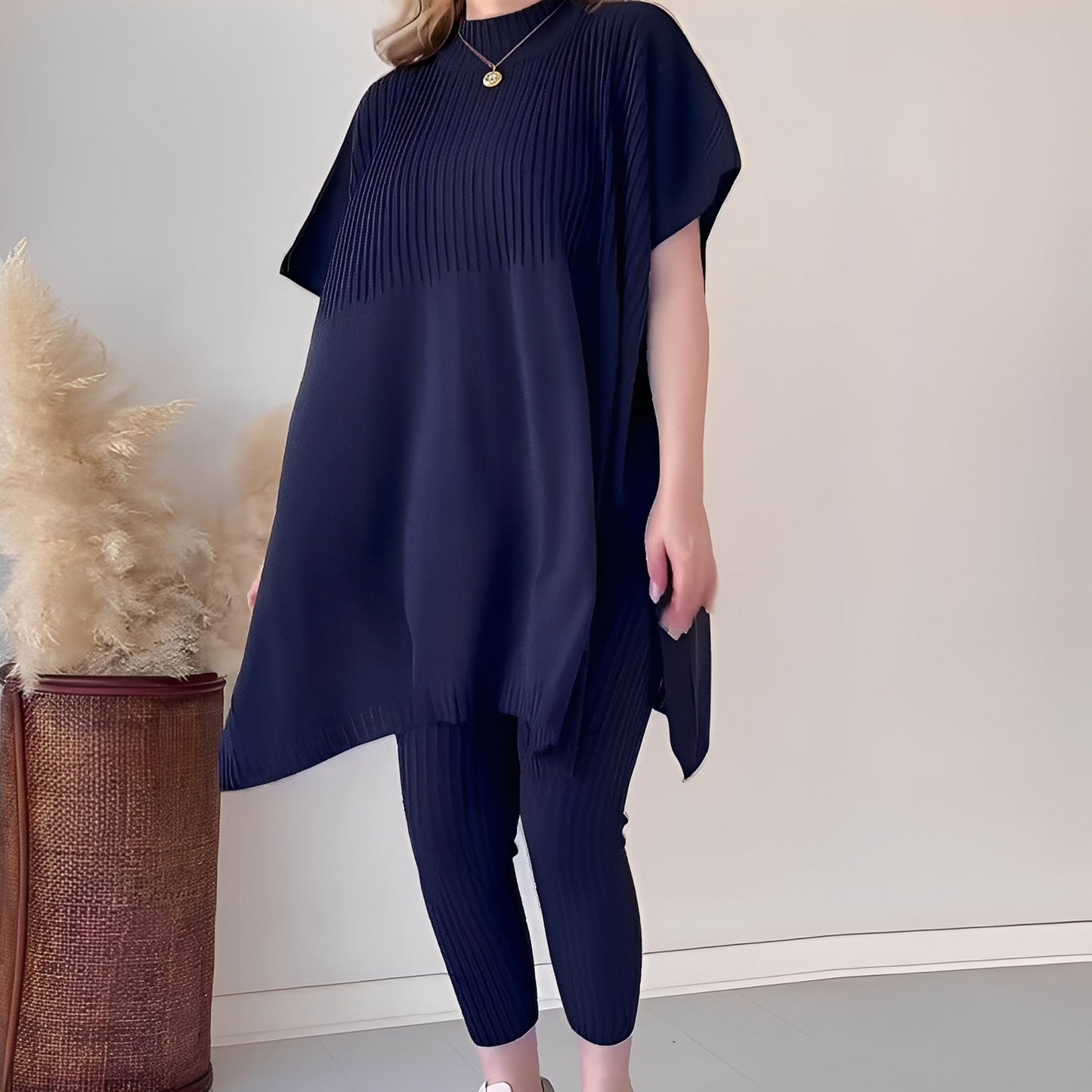 Roxanna - Comfortable, loose-fitting women's knit set in two pieces