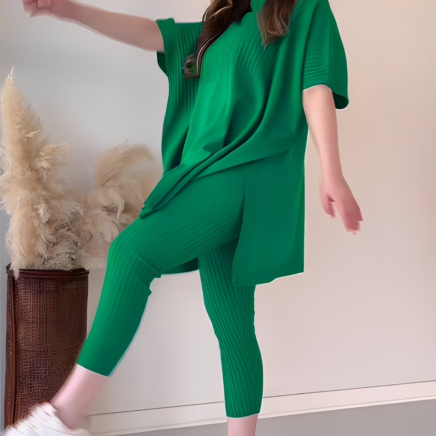 Roxanna - Comfortable, loose-fitting women's knit set in two pieces