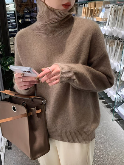 Adrienne - Chic, loosely cut turtleneck sweater made of cashmere