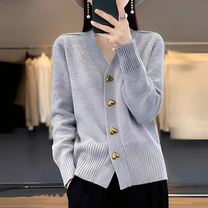 Valarie - damski kardigan z guzikami w kształcie serca