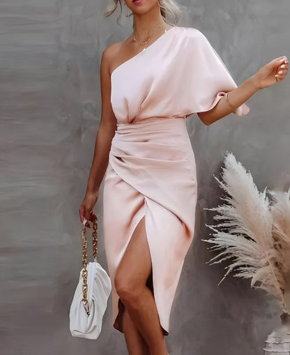 Claudia - Damenkleid mit stilvoller, asymmetrischer Form